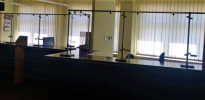 os  ona mi  dzy pracownikiem a klientem